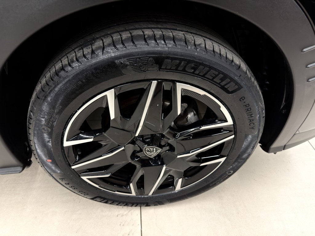 PEUGEOT 3008 1200 HYBRID 145 CV GT 